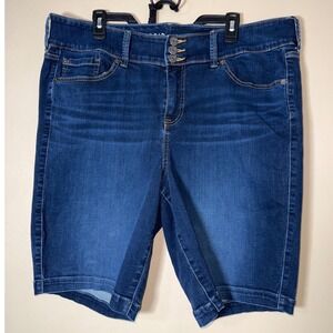 Torrid Jegging 11 Bermuda Shorts Dark Wash Denim Triple Button Fly Size 20